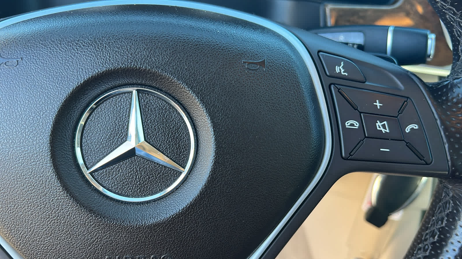 Thumbnail: 2014 Mercedes-Benz E-Class - 20