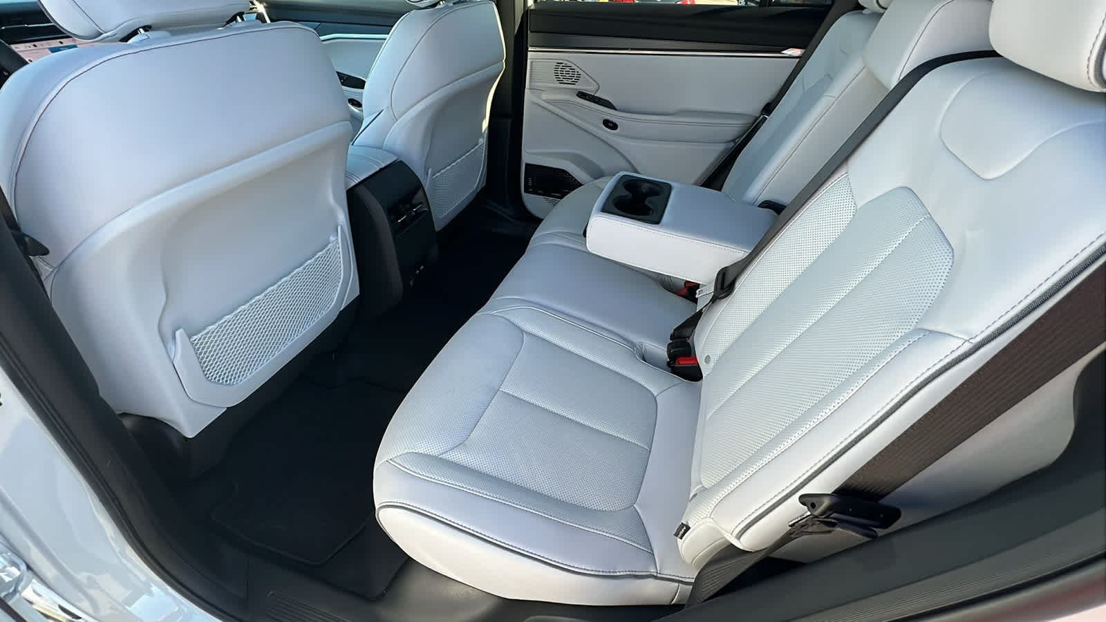 Thumbnail: 2025 Jeep Wagoneer S - 24