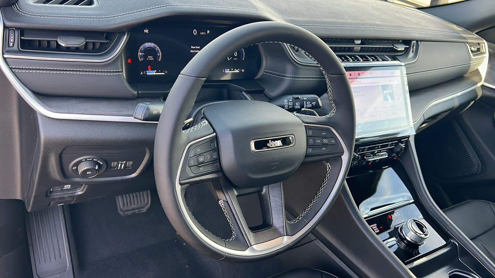 Thumbnail: 2025 Jeep Grand Cherokee - 10