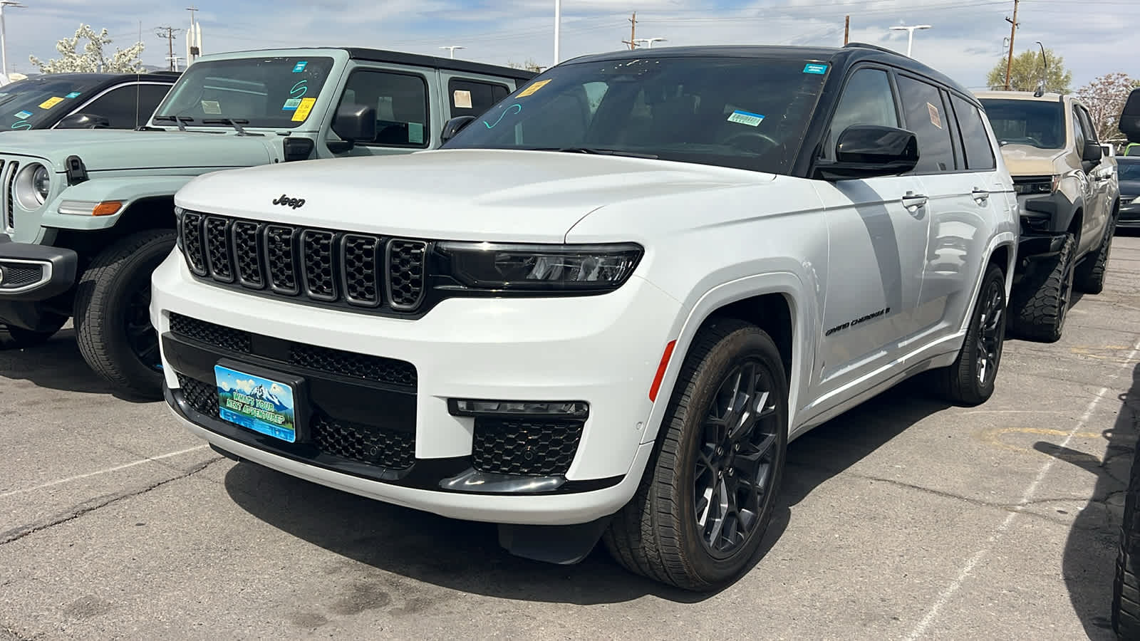 Thumbnail: 2023 Jeep Grand Cherokee - 1