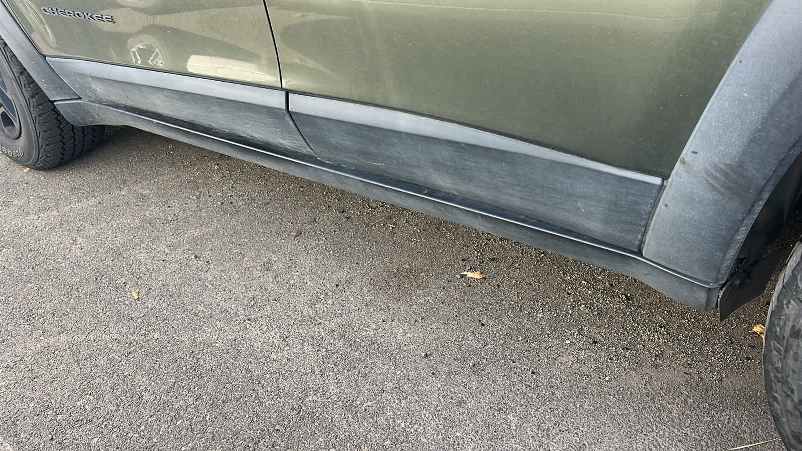 Thumbnail: 2021 Jeep Cherokee - 10