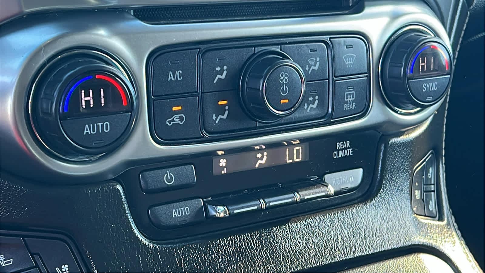 Thumbnail: 2020 Chevrolet Tahoe - 14