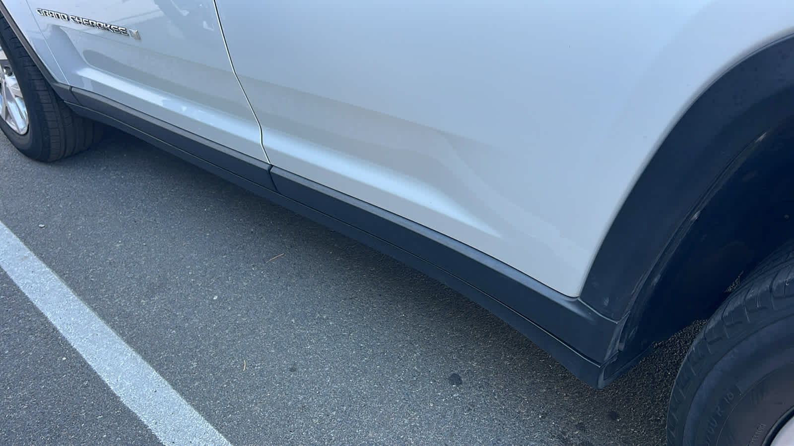 Thumbnail: 2022 Jeep Grand Cherokee - 10