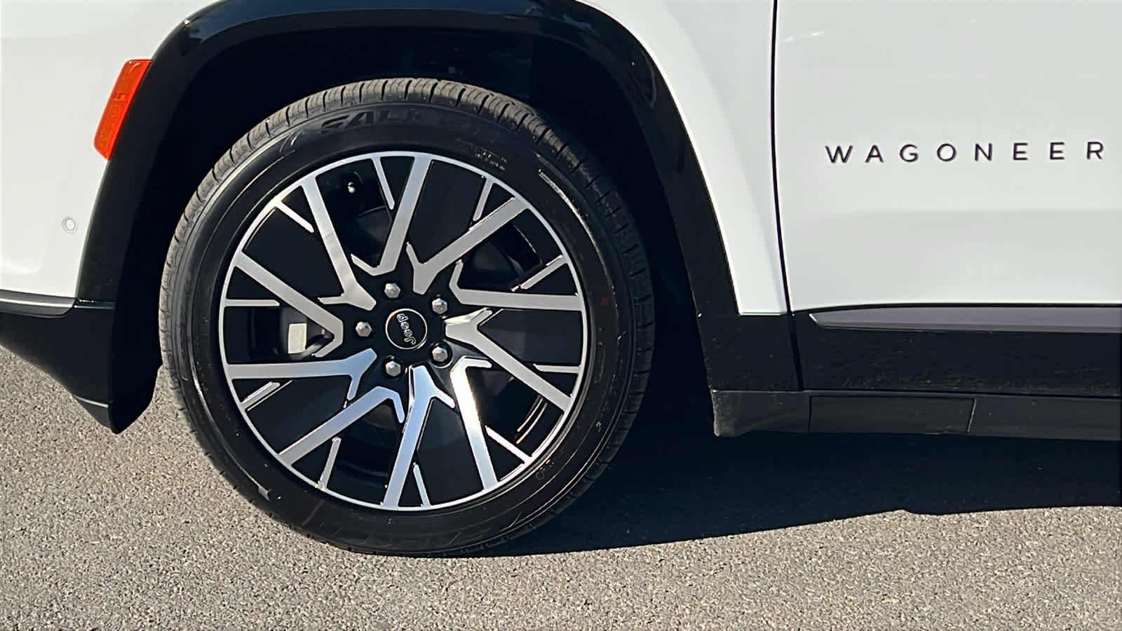 Thumbnail: 2025 Jeep Wagoneer S - 9