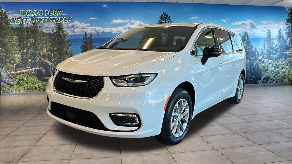 New 2026 Chrysler Pacifica Select Passenger Van