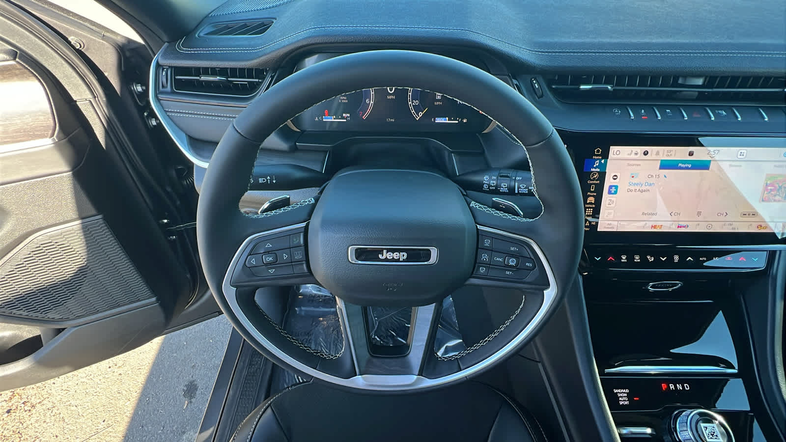 Thumbnail: 2026 Jeep Grand Cherokee - 18