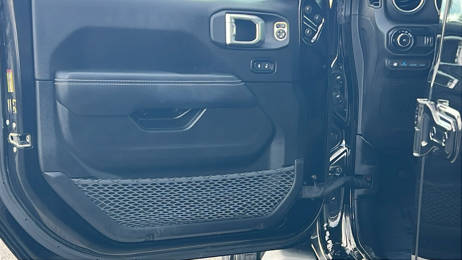 Thumbnail: 2023 Jeep Wrangler - 22