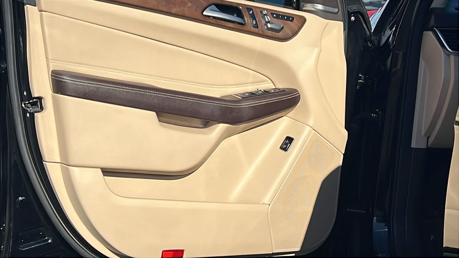 Thumbnail: 2018 Mercedes-Benz GLE - 23