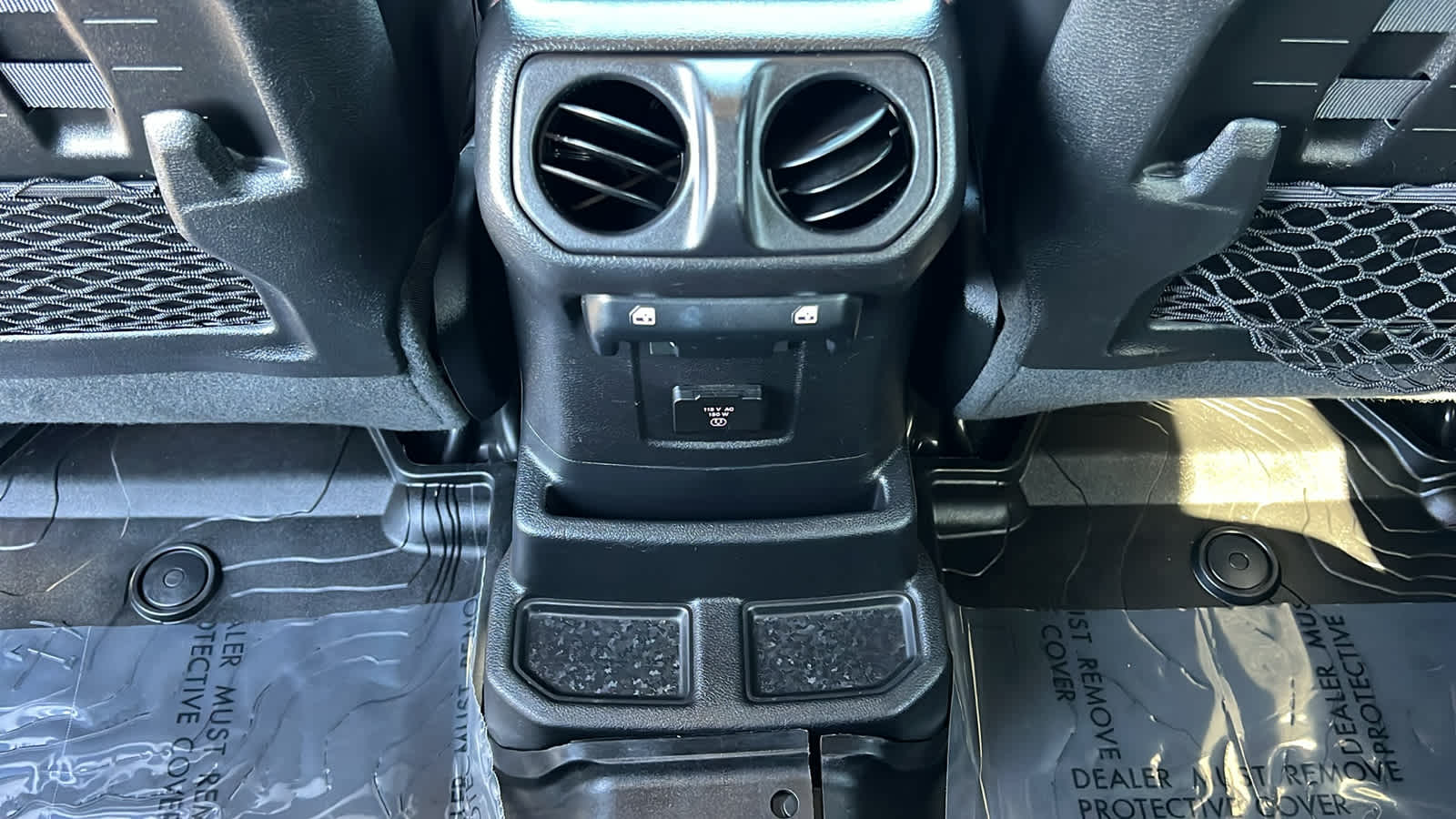 Thumbnail: 2020 Jeep Wrangler - 25