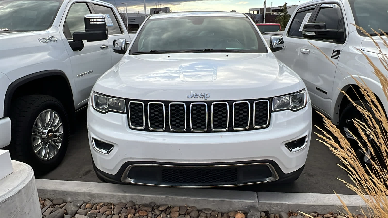 2017 Jeep Grand Cherokee Limited Edition 2