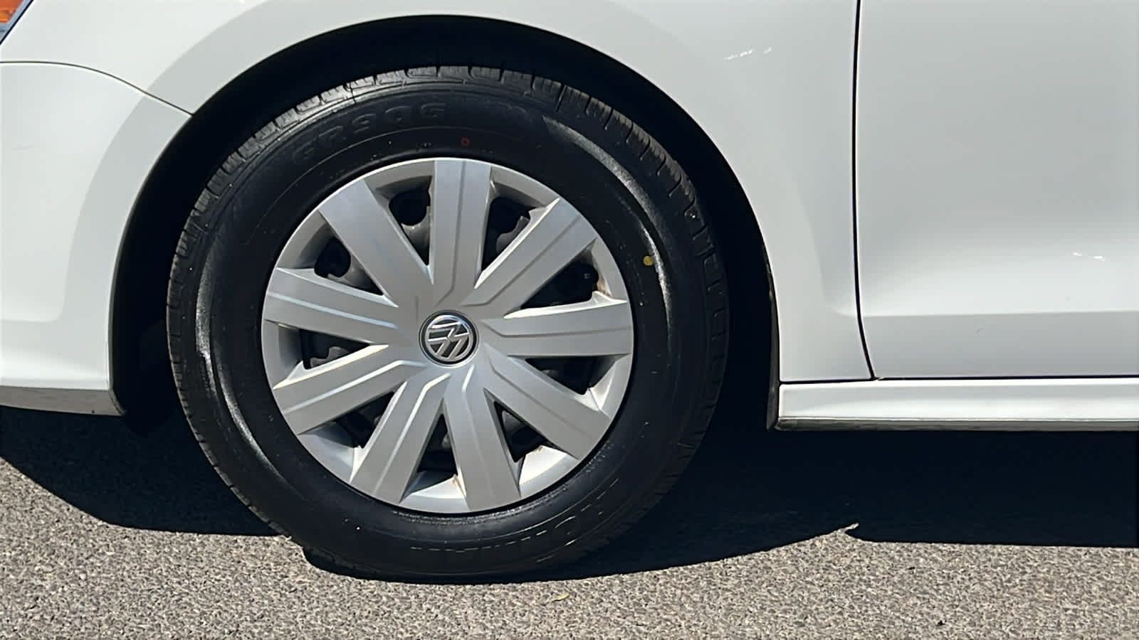 Thumbnail: 2016 Volkswagen Jetta - 9