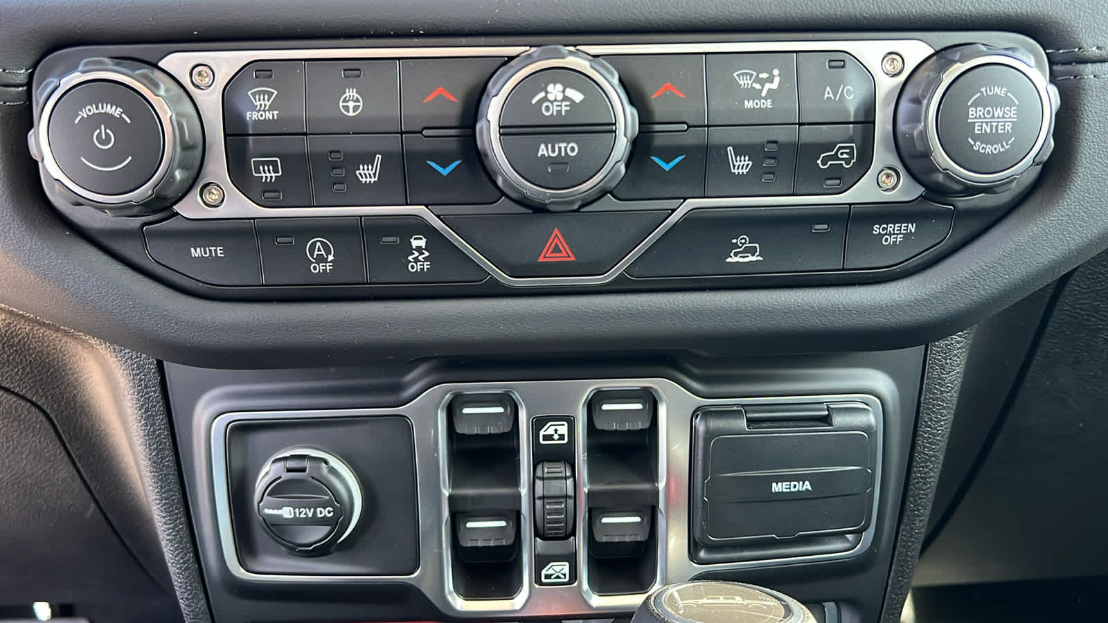 Thumbnail: 2026 Jeep Gladiator - 14