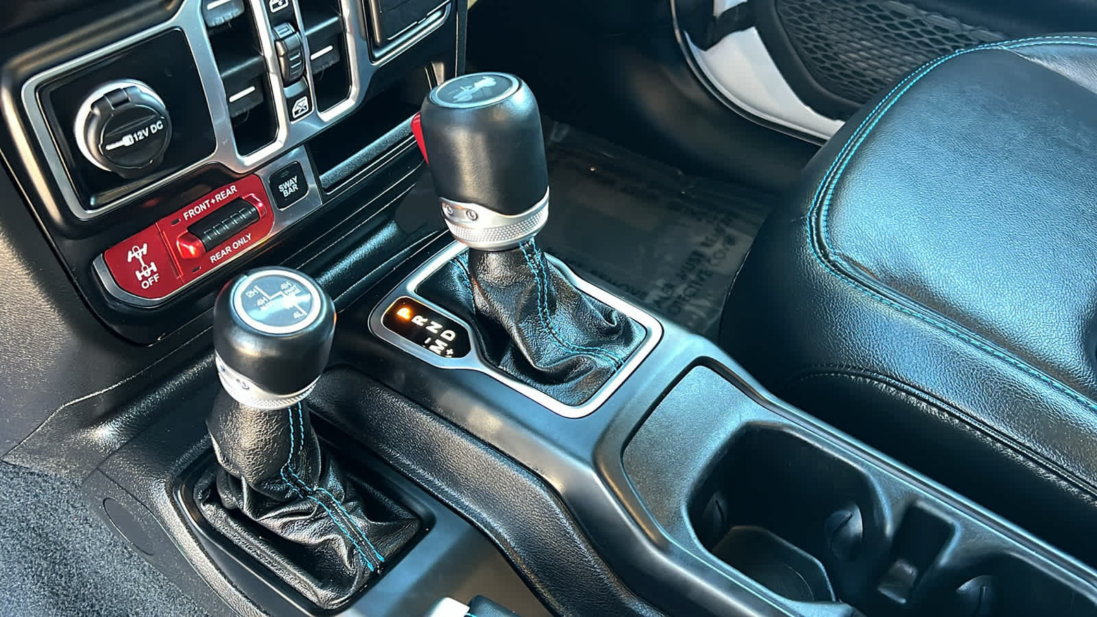 Thumbnail: 2022 Jeep Wrangler - 13