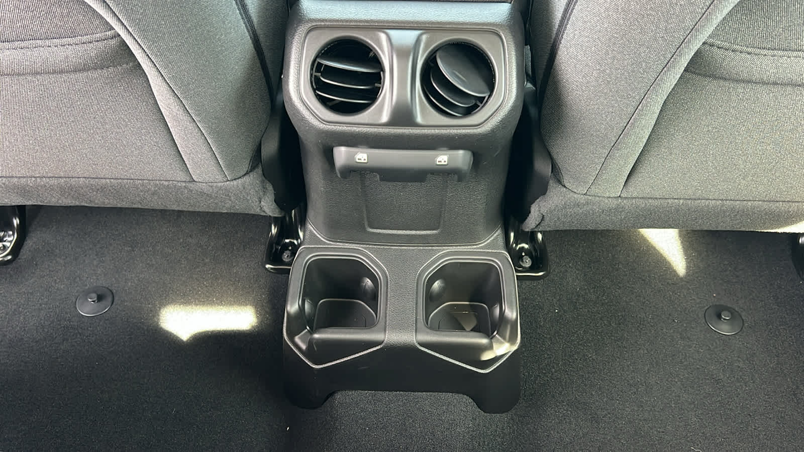 Thumbnail: 2026 Jeep Gladiator - 25