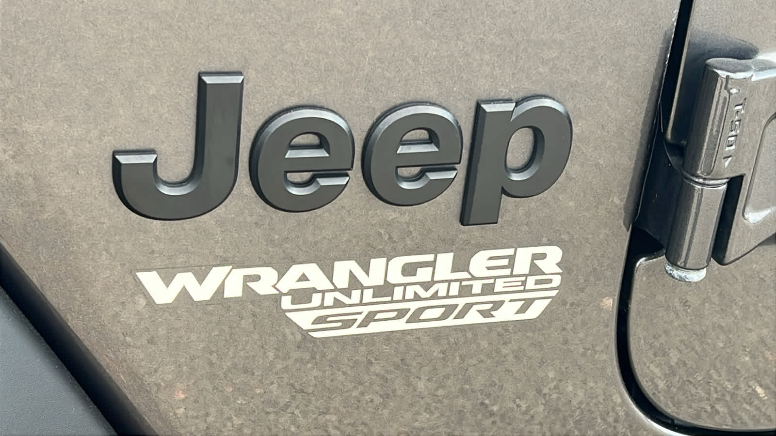 Thumbnail: 2021 Jeep Wrangler - 28