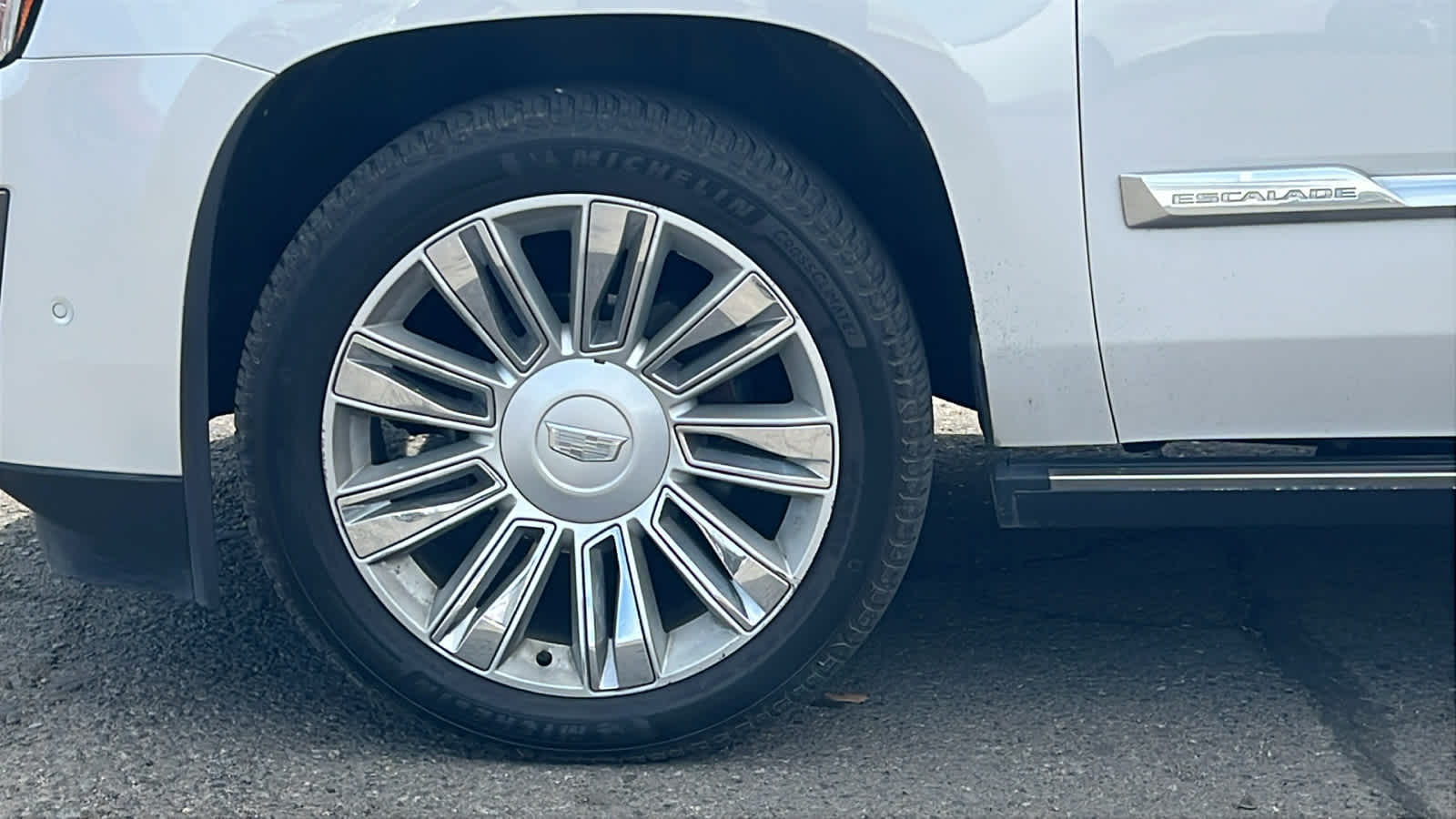 Thumbnail: 2018 Cadillac Escalade - 9