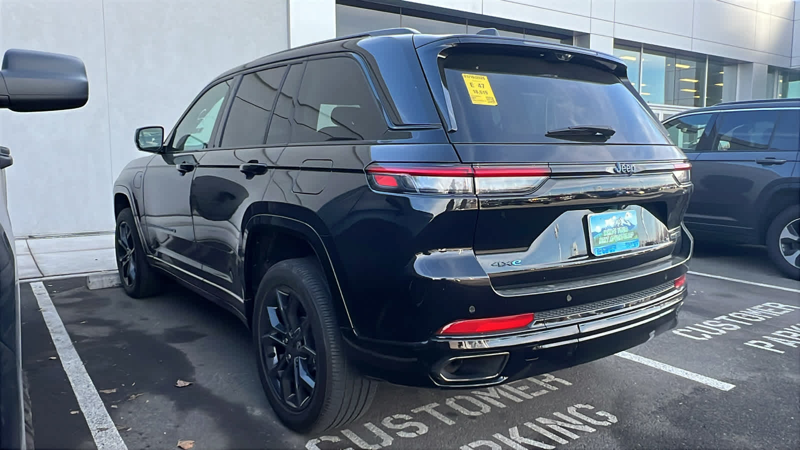 Thumbnail: 2023 Jeep Grand Cherokee - 7