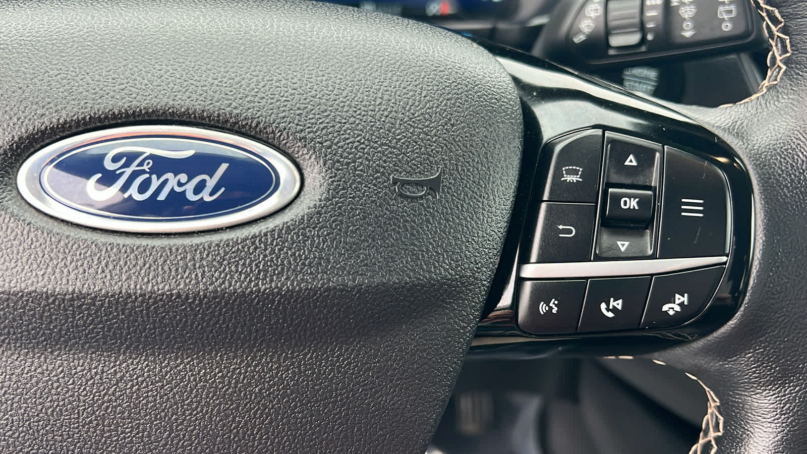 Thumbnail: 2022 Ford Escape - 20