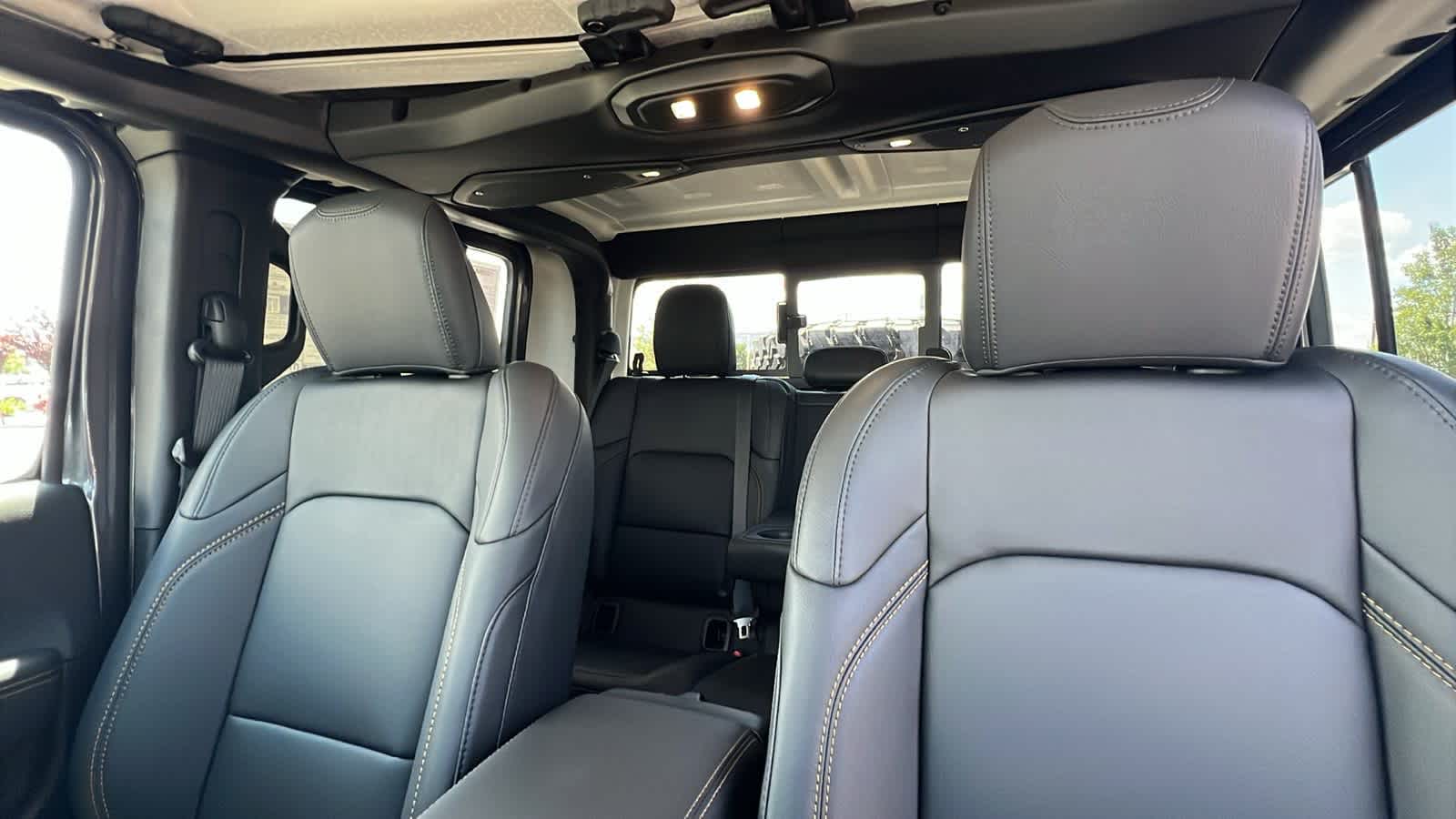 Thumbnail: 2025 Jeep Gladiator - 11