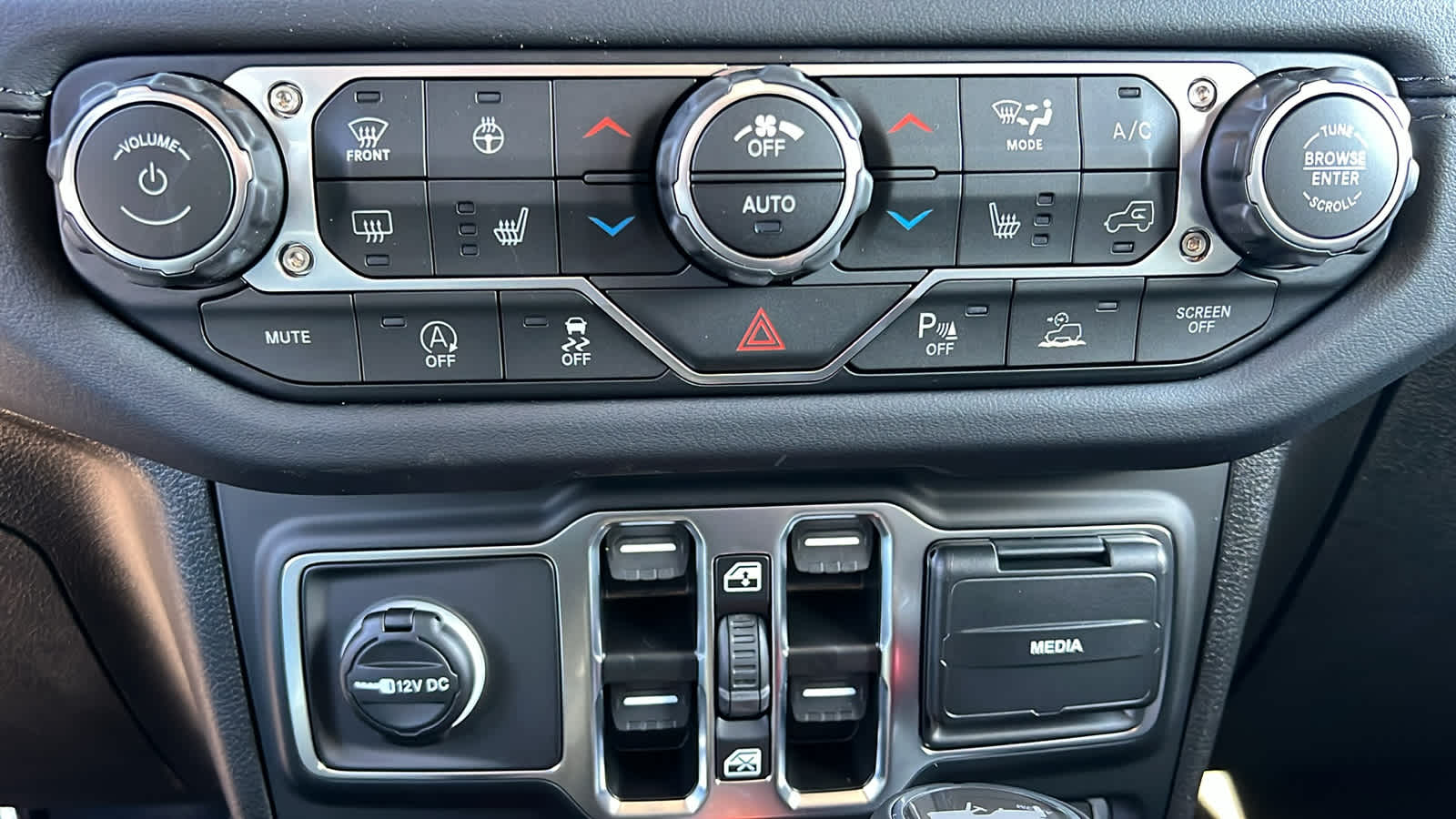 Thumbnail: 2026 Jeep Wrangler - 14