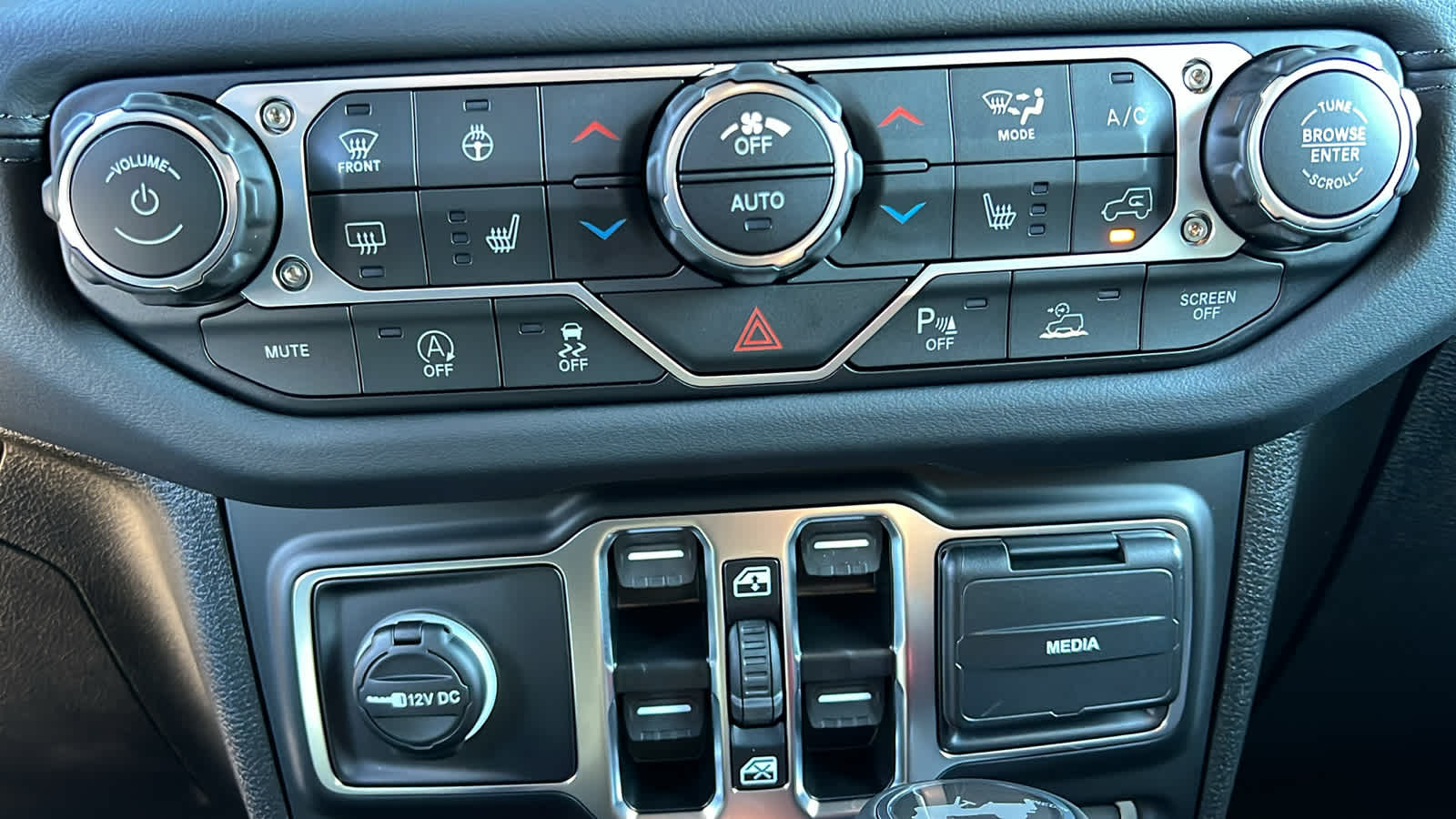 Thumbnail: 2026 Jeep Wrangler - 14