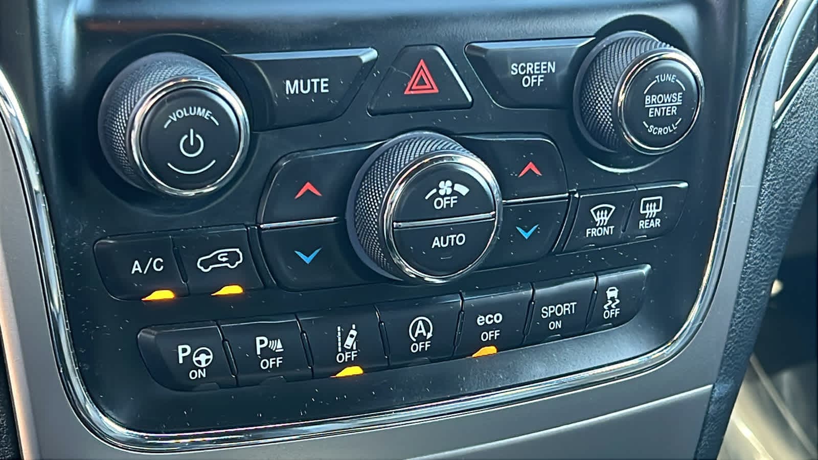 Thumbnail: 2018 Jeep Grand Cherokee - 14