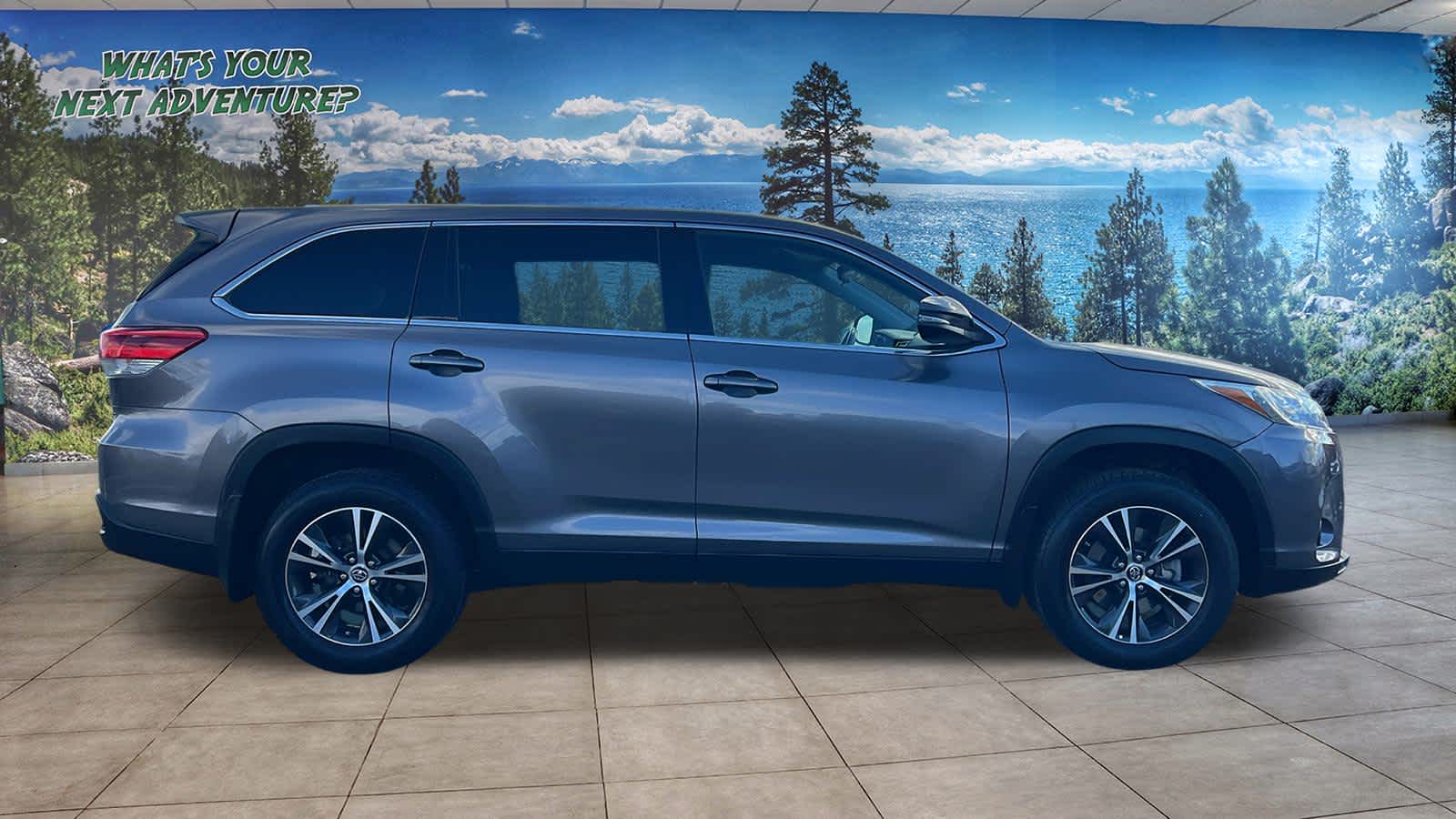 Thumbnail: 2019 Toyota Highlander - 4