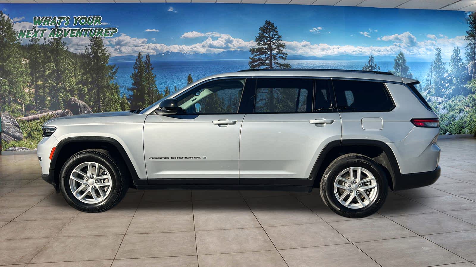 Thumbnail: 2023 Jeep Grand Cherokee - 8