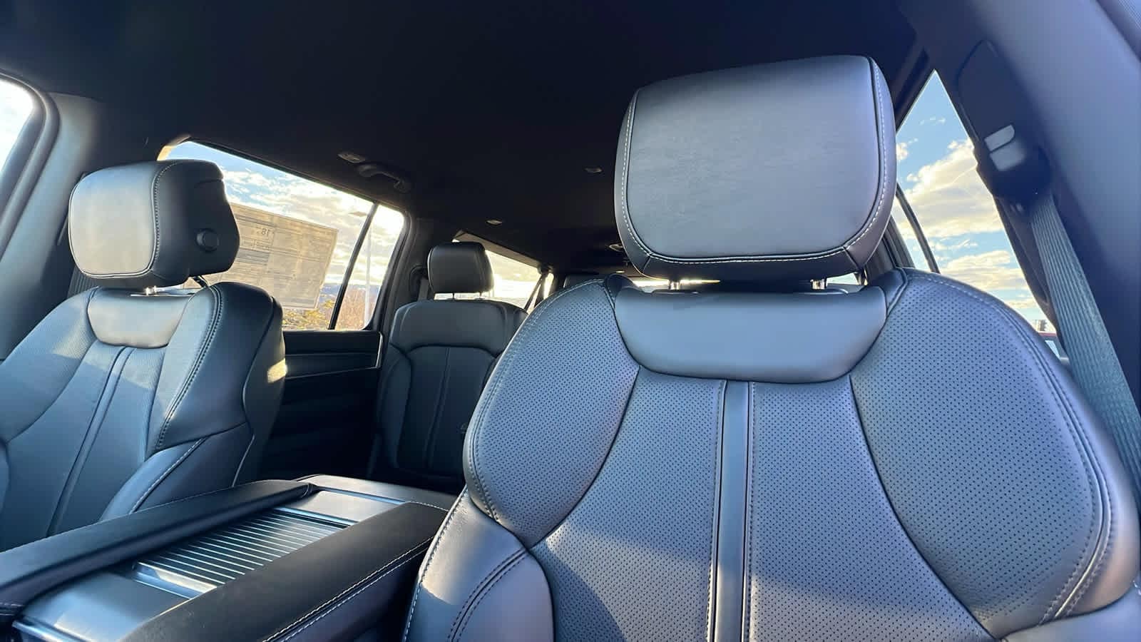 Thumbnail: 2026 Jeep Grand Wagoneer L - 11