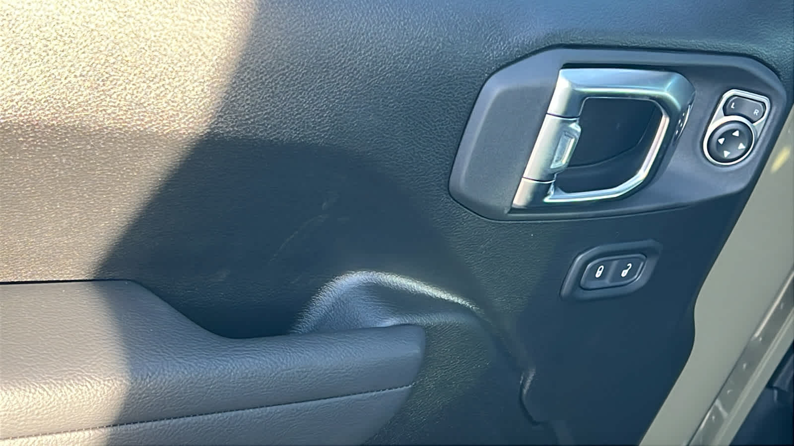 Thumbnail: 2026 Jeep Gladiator - 22