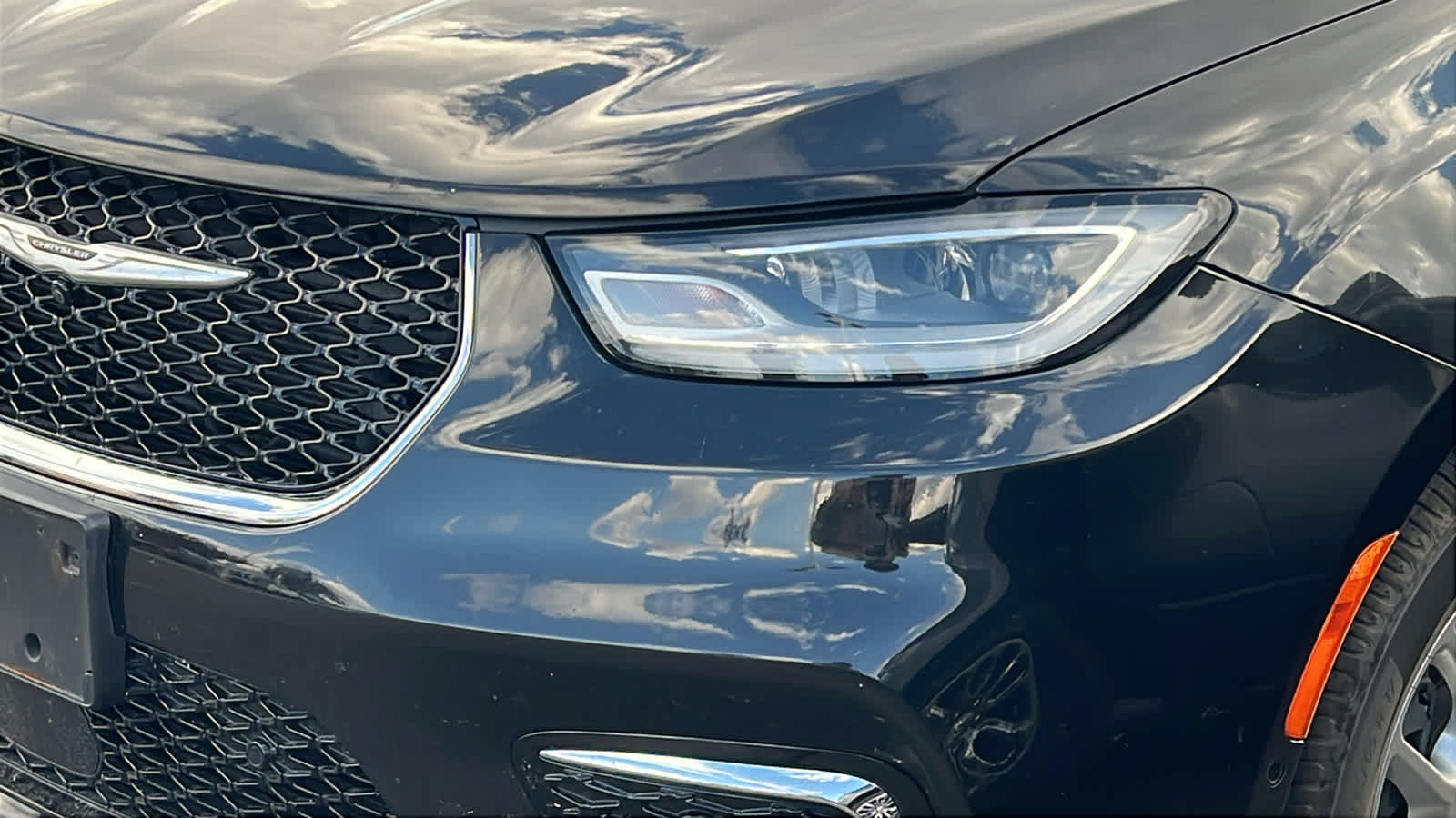 Thumbnail: 2022 Chrysler Pacifica - 8