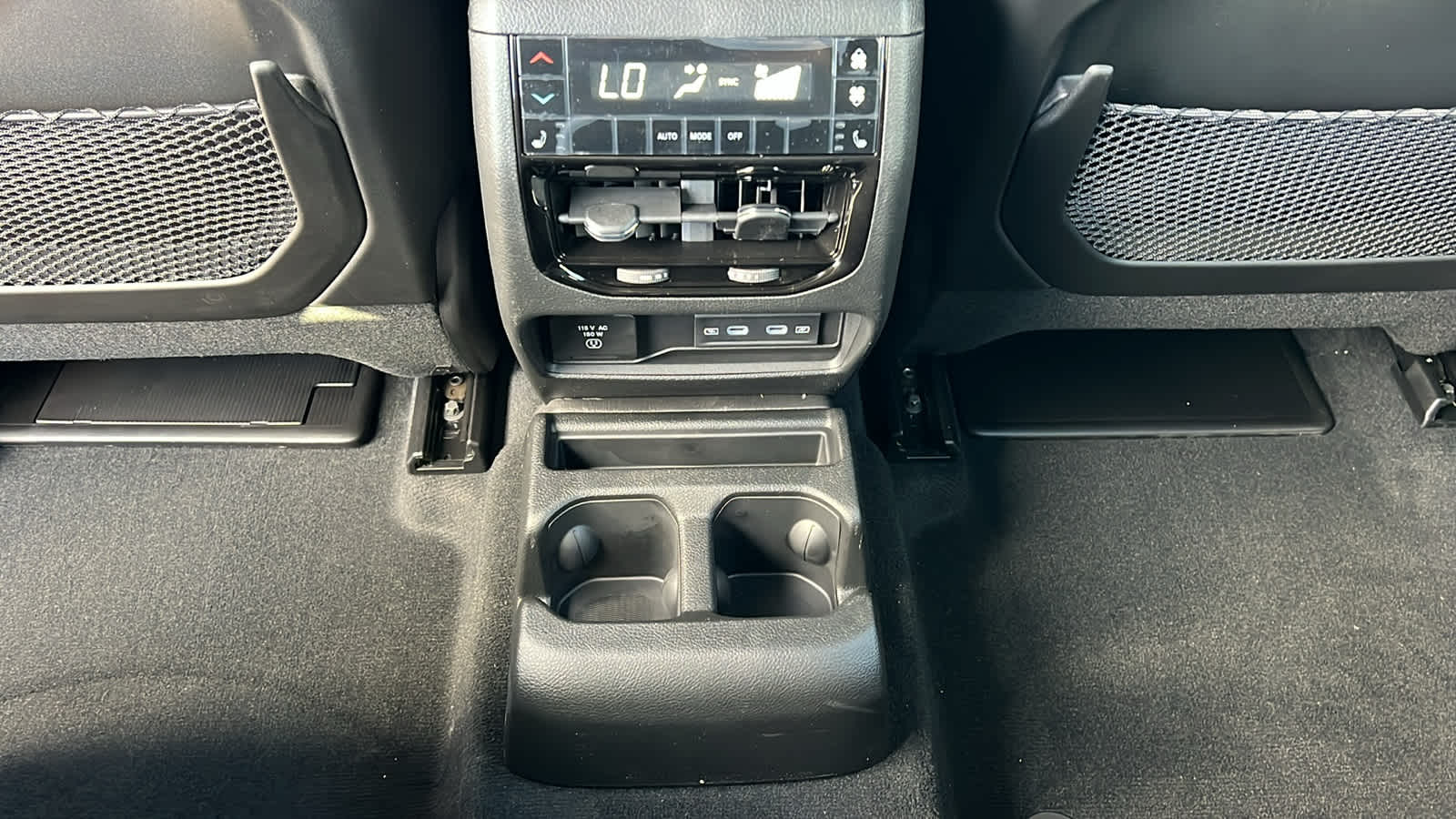 Thumbnail: 2026 Jeep Grand Cherokee L - 25