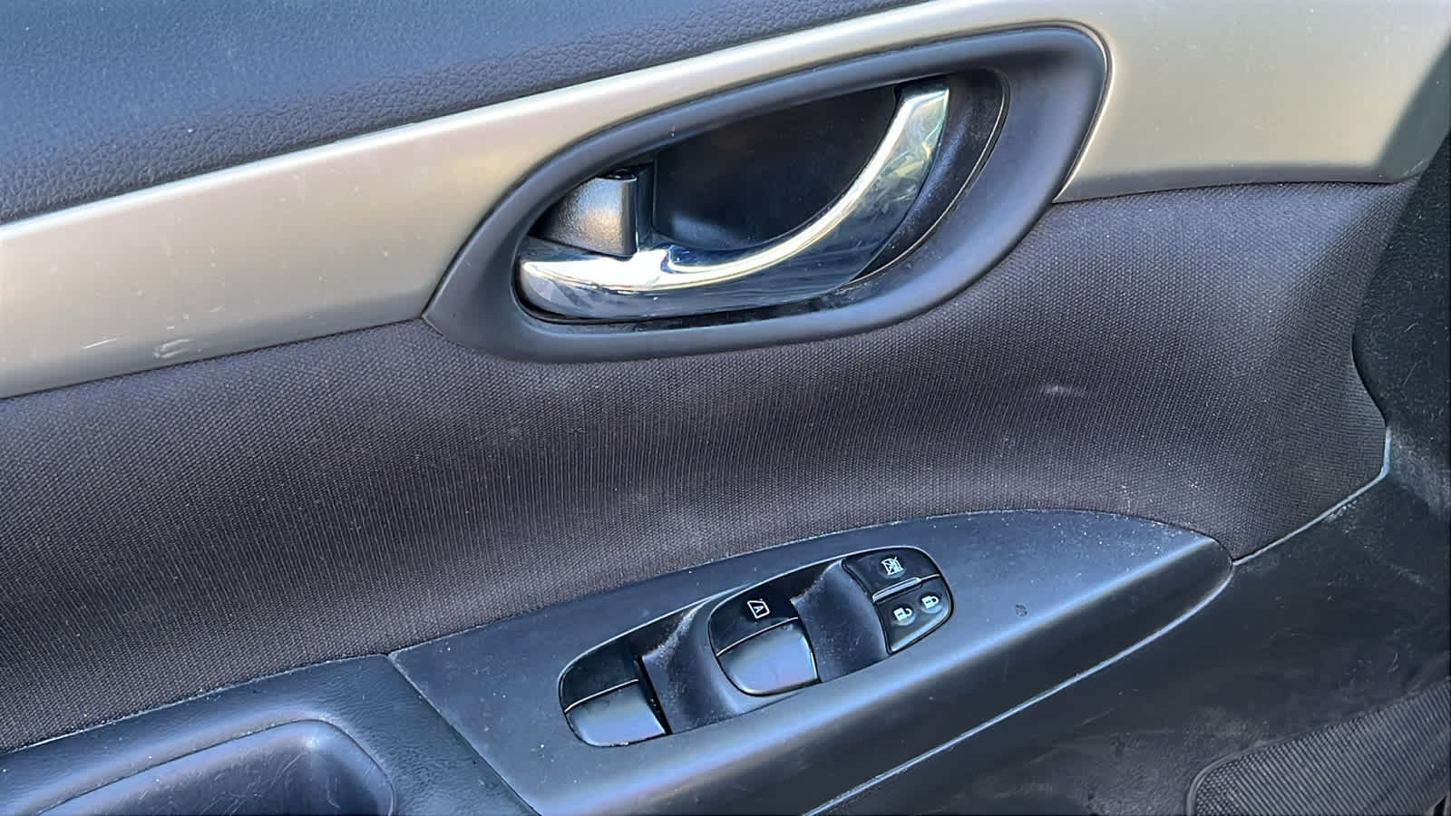 Thumbnail: 2017 Nissan Sentra - 5