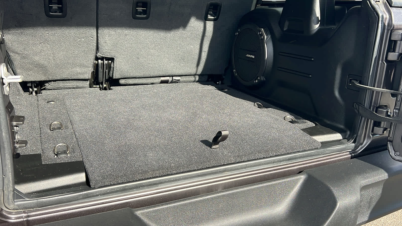 Thumbnail: 2021 Jeep Wrangler - 27