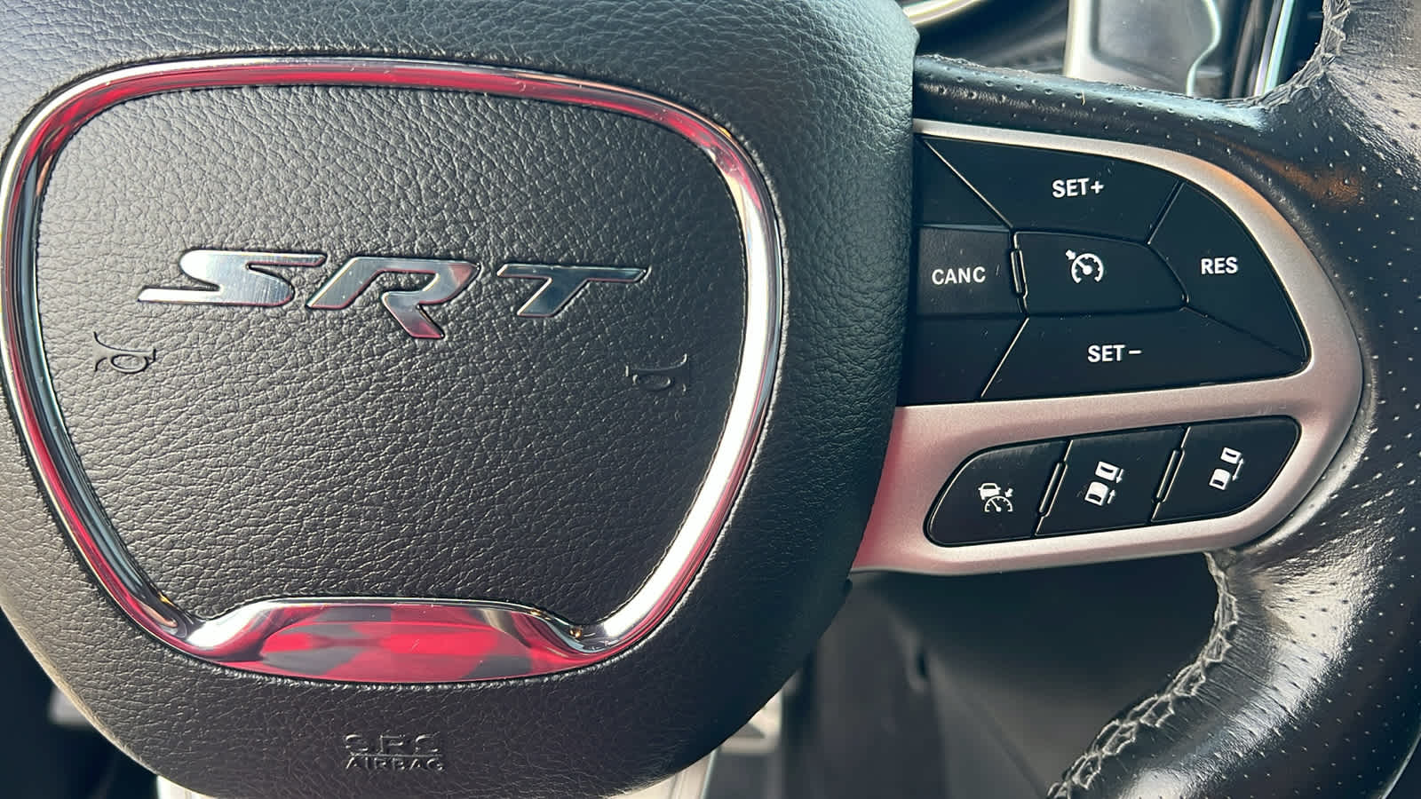 Thumbnail: 2020 Jeep Grand Cherokee - 20