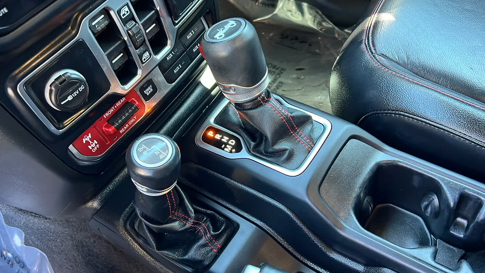 Thumbnail: 2019 Jeep Wrangler - 13
