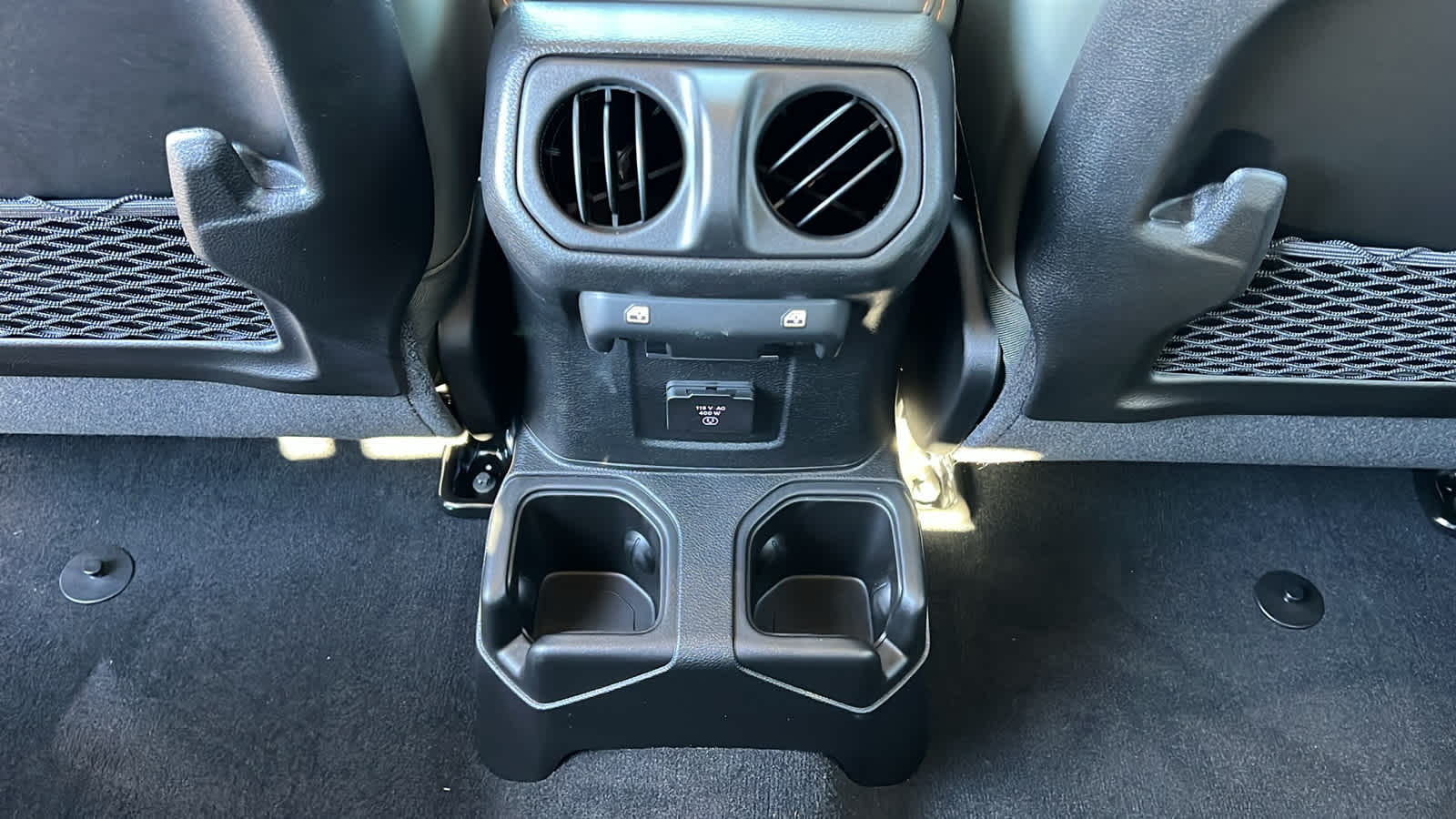 Thumbnail: 2025 Jeep Gladiator - 25