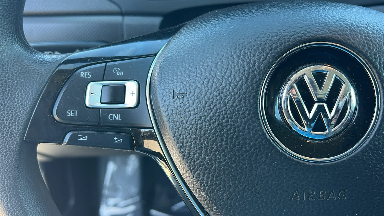 Thumbnail: 2016 Volkswagen Jetta - 18