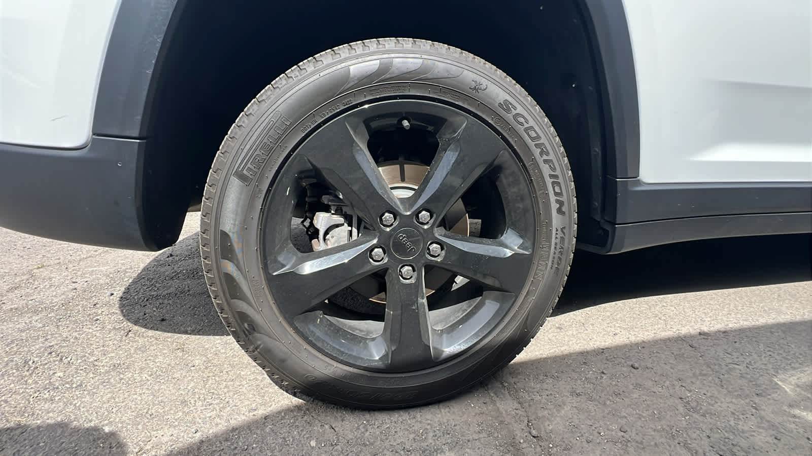 Thumbnail: 2023 Jeep Grand Cherokee - 9