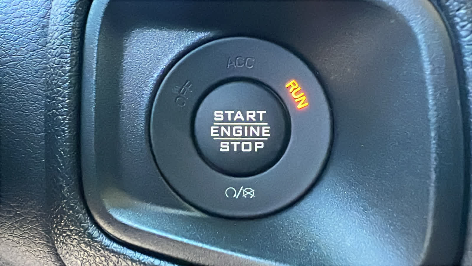 Thumbnail: 2026 Jeep Gladiator - 17