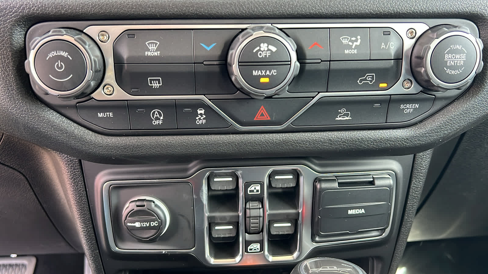 Thumbnail: 2026 Jeep Gladiator - 14