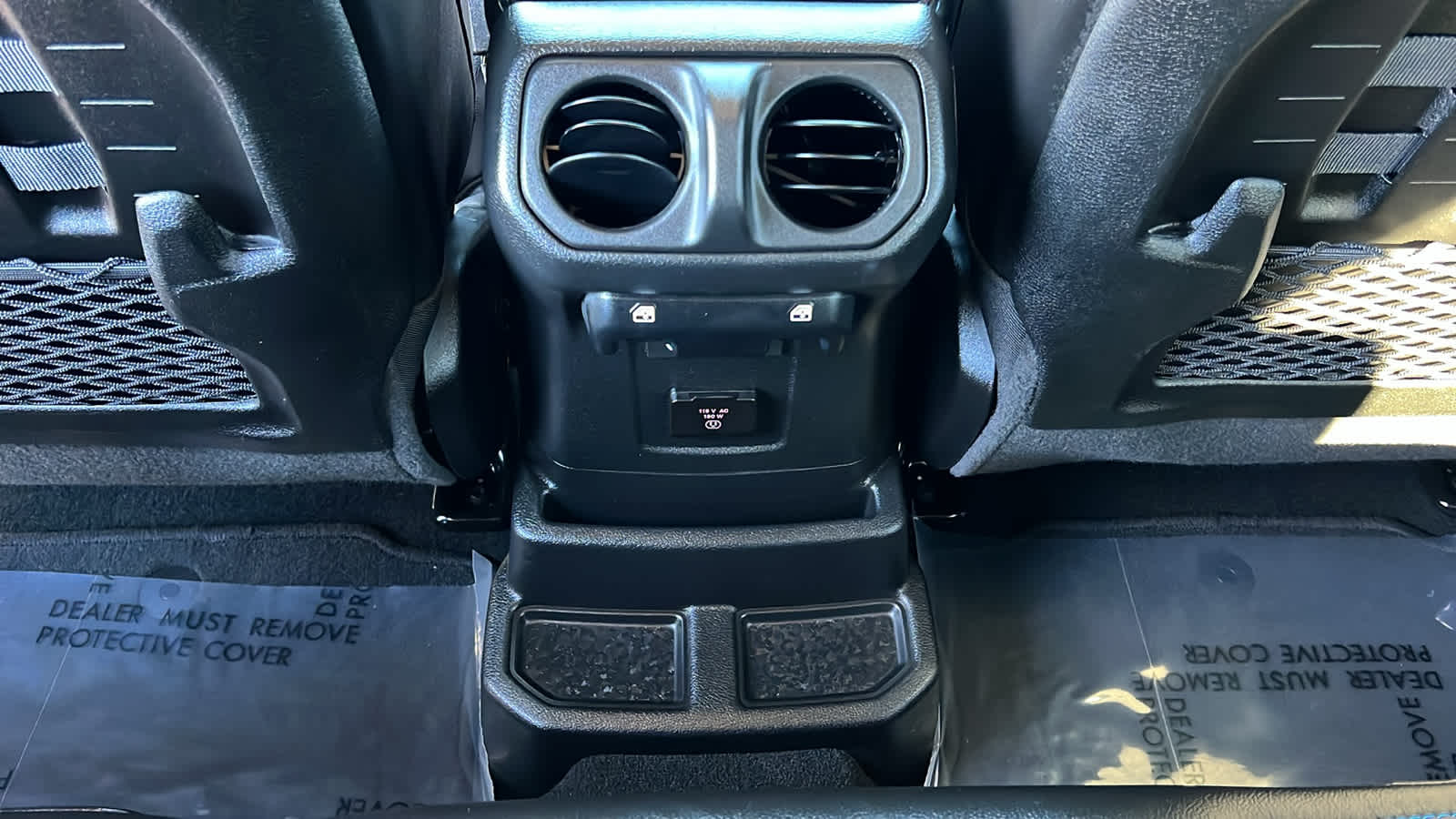 Thumbnail: 2022 Jeep Wrangler - 25