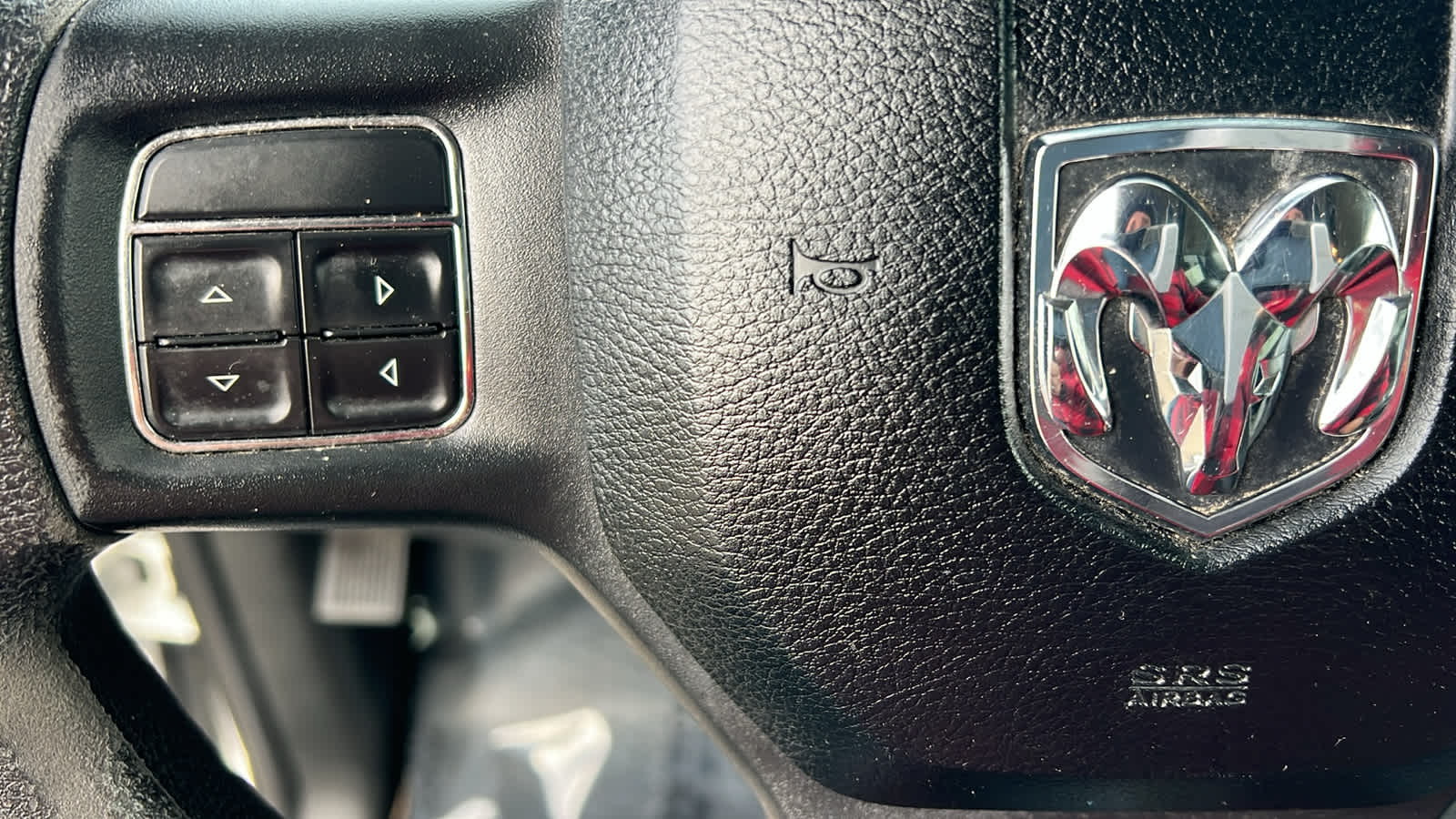 Thumbnail: 2019 RAM 1500 Classic - 19