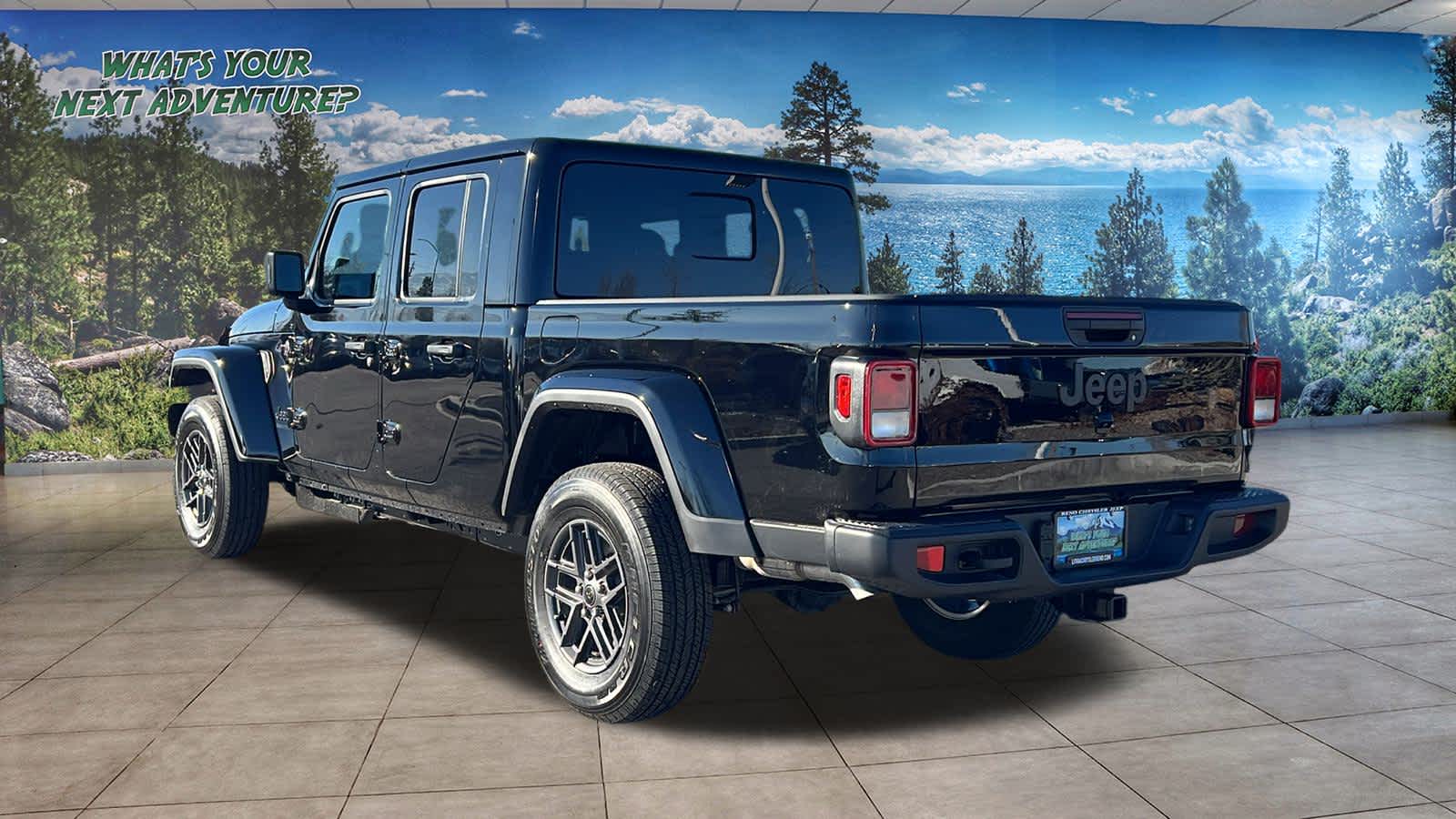 Thumbnail: 2026 Jeep Gladiator - 7