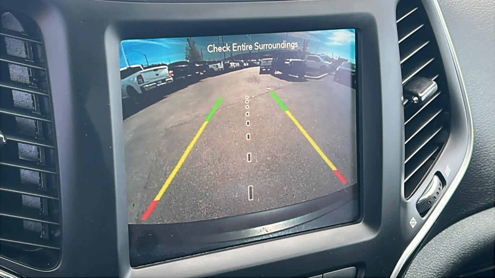 Thumbnail: 2023 Jeep Cherokee - 16