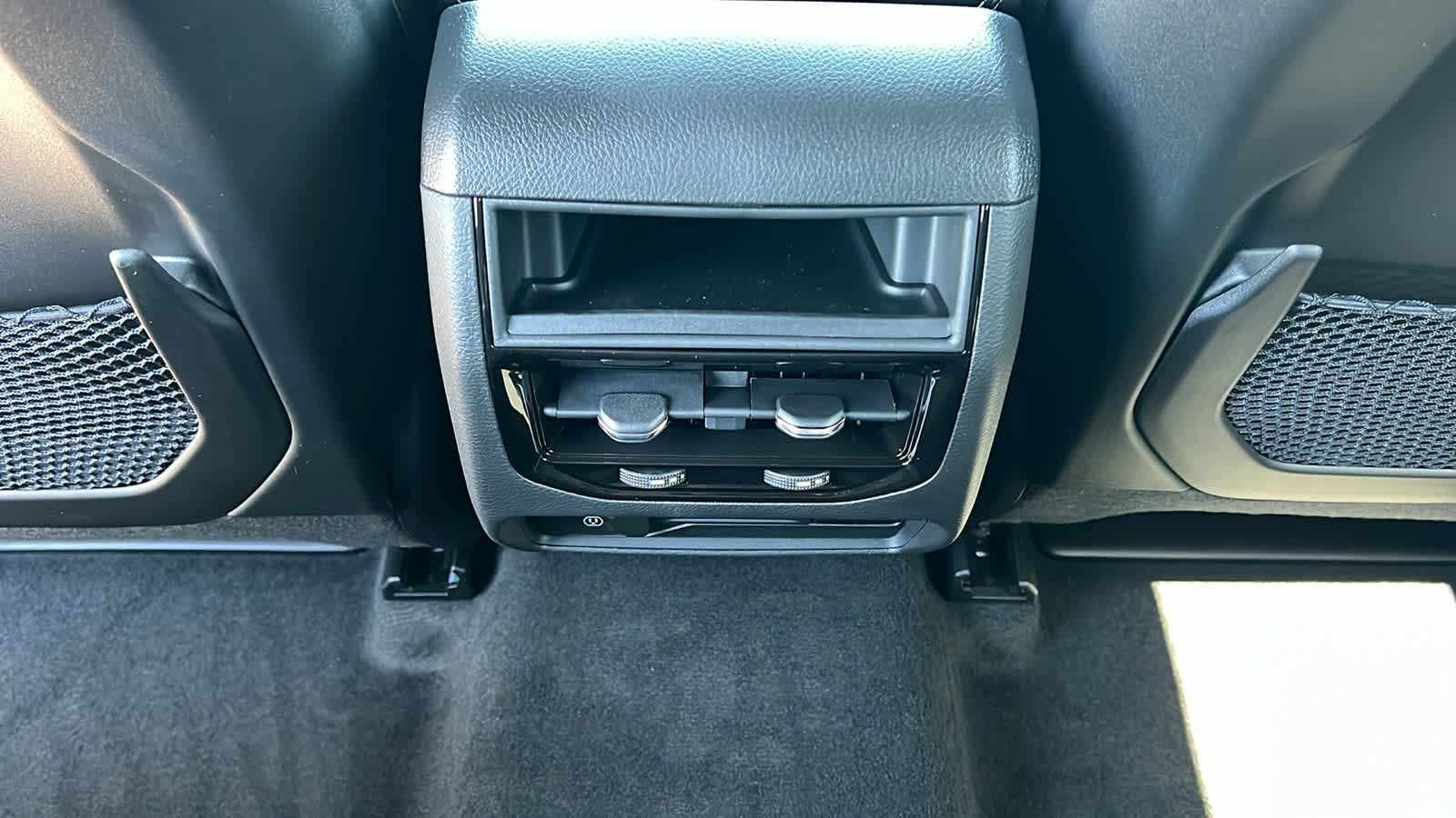 Thumbnail: 2025 Jeep Grand Cherokee - 25