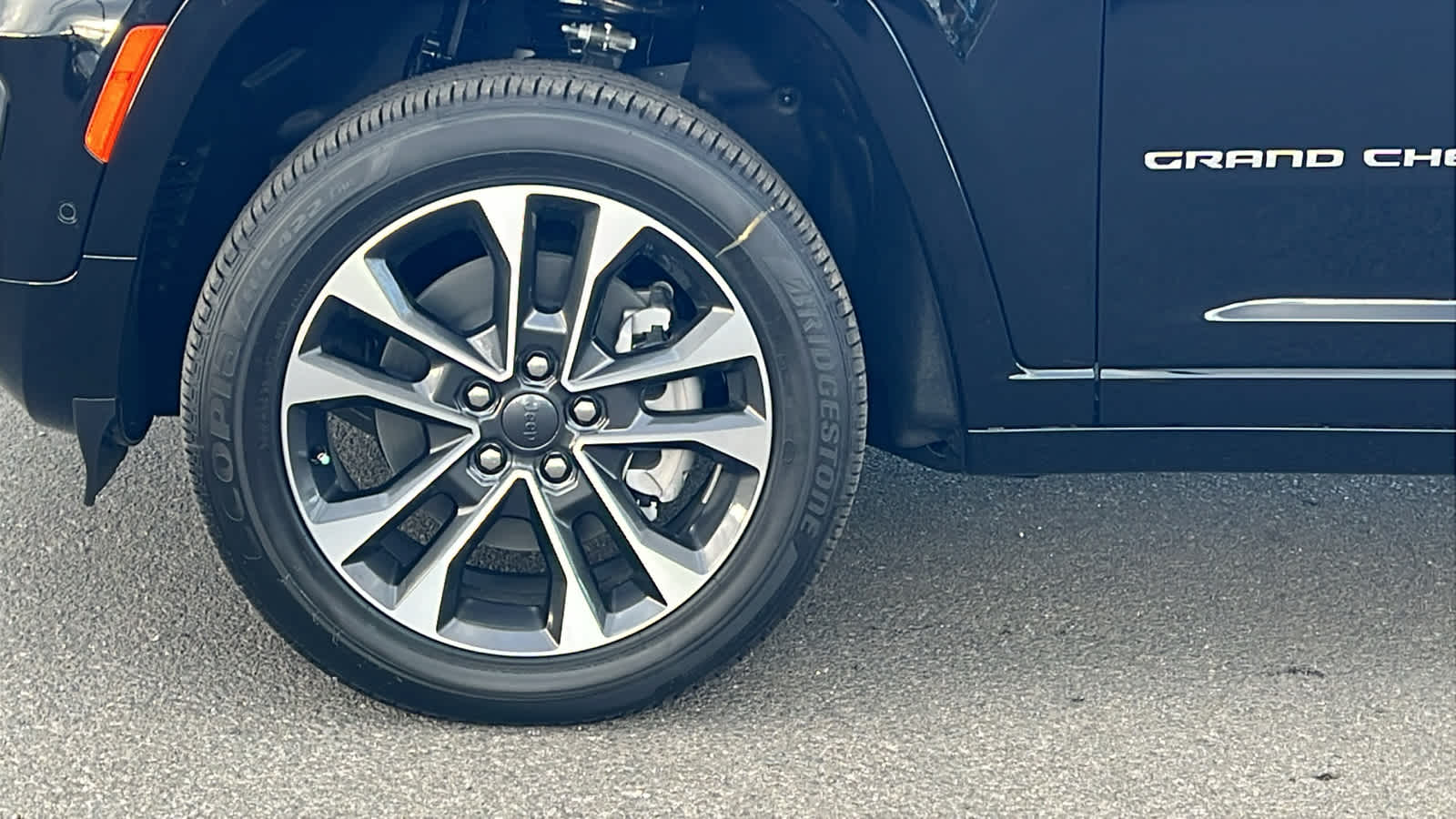 Thumbnail: 2025 Jeep Grand Cherokee L - 9