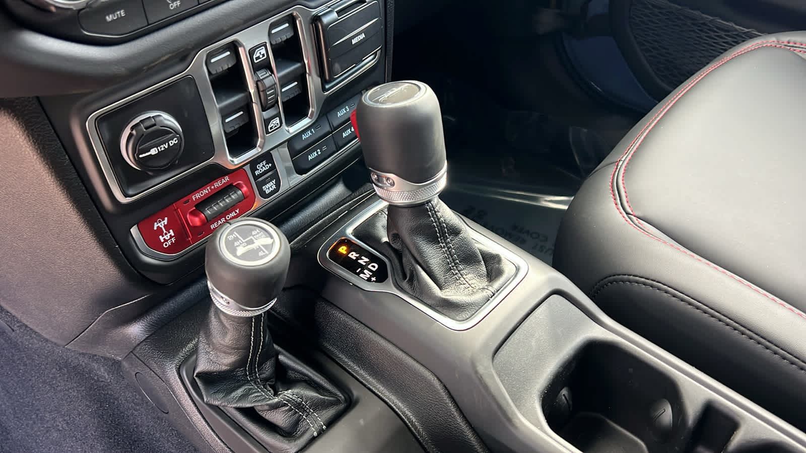 Thumbnail: 2026 Jeep Gladiator - 13