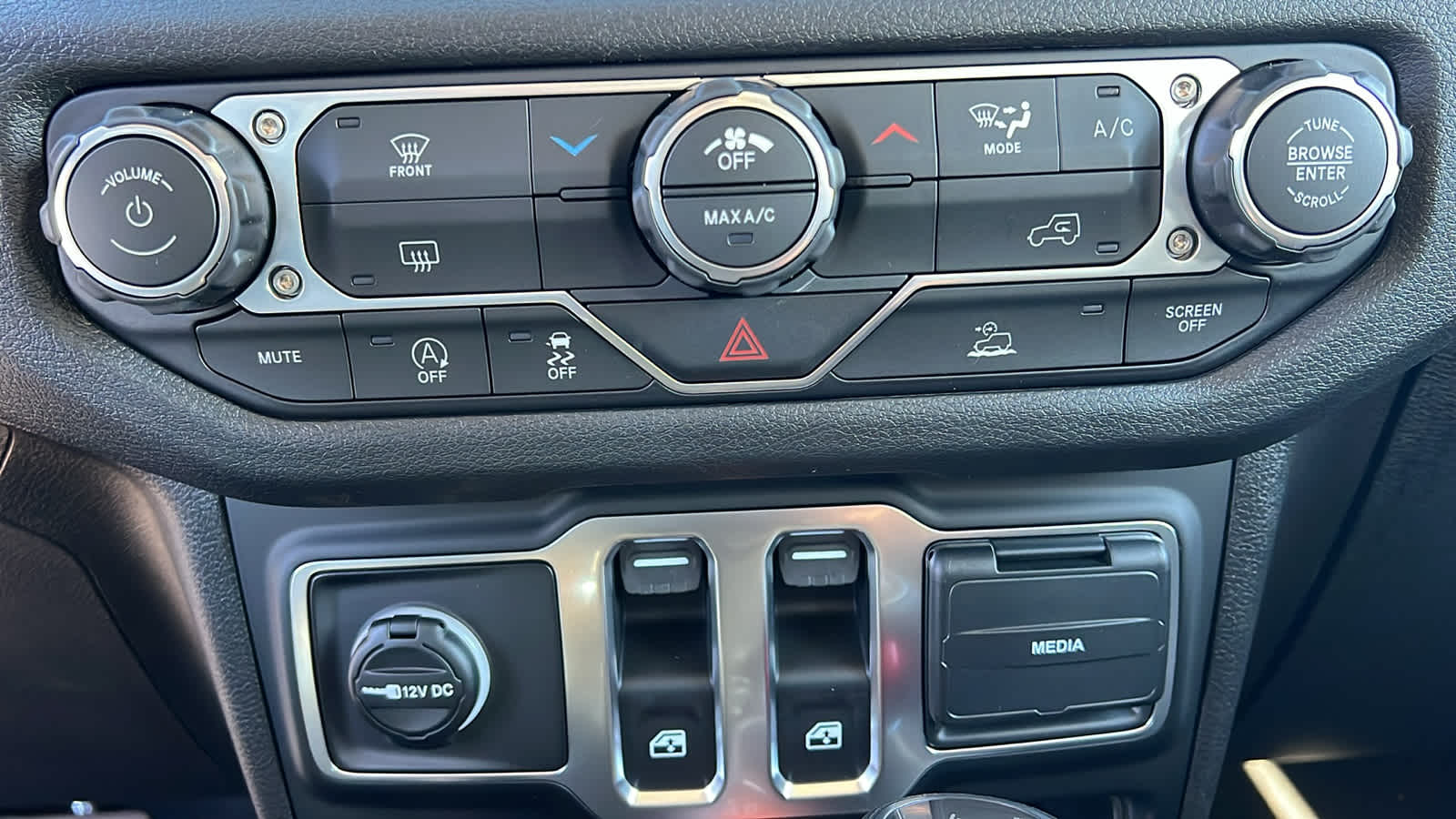 Thumbnail: 2026 Jeep Wrangler - 14