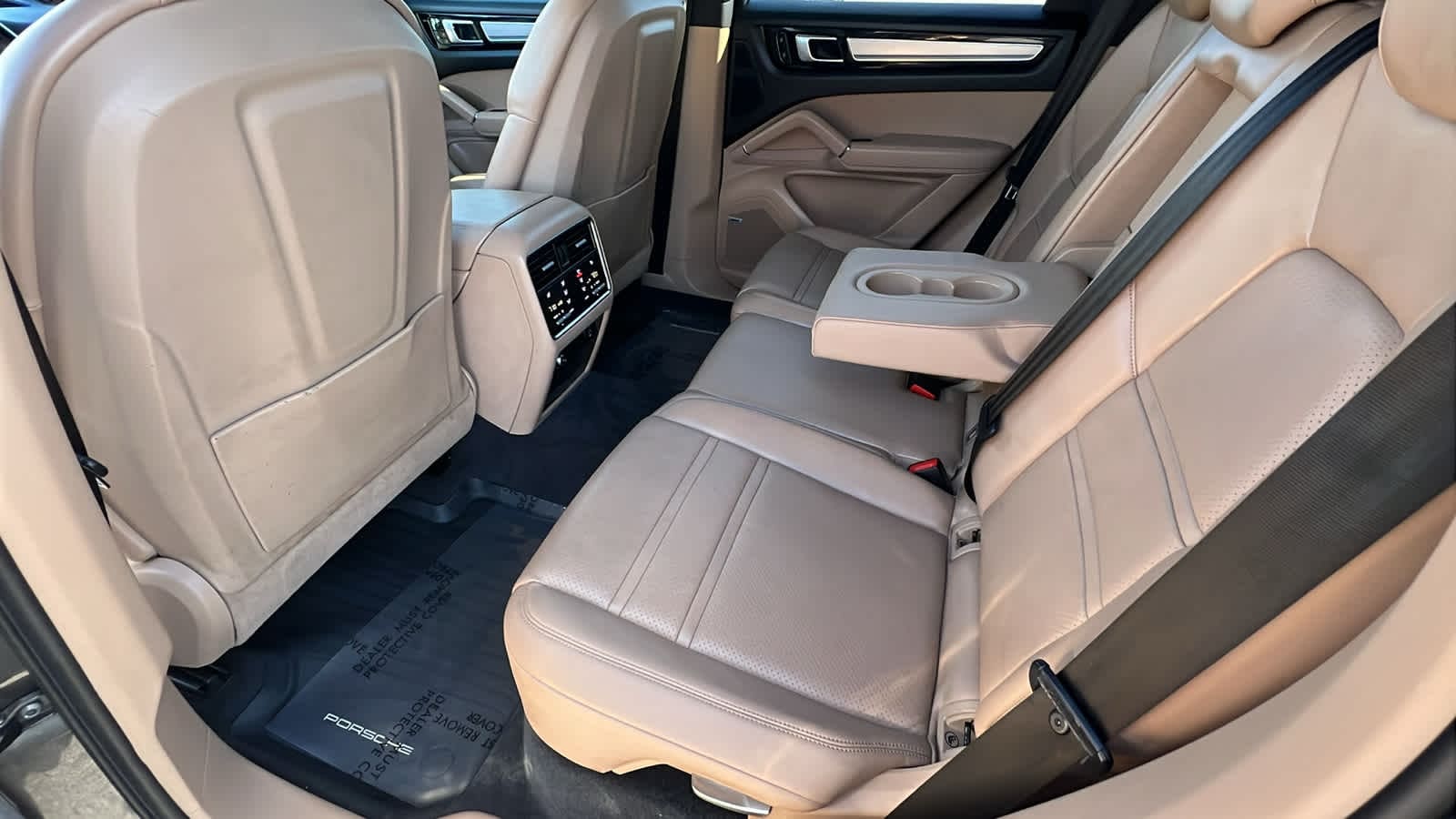 Thumbnail: 2019 Porsche Cayenne - 24